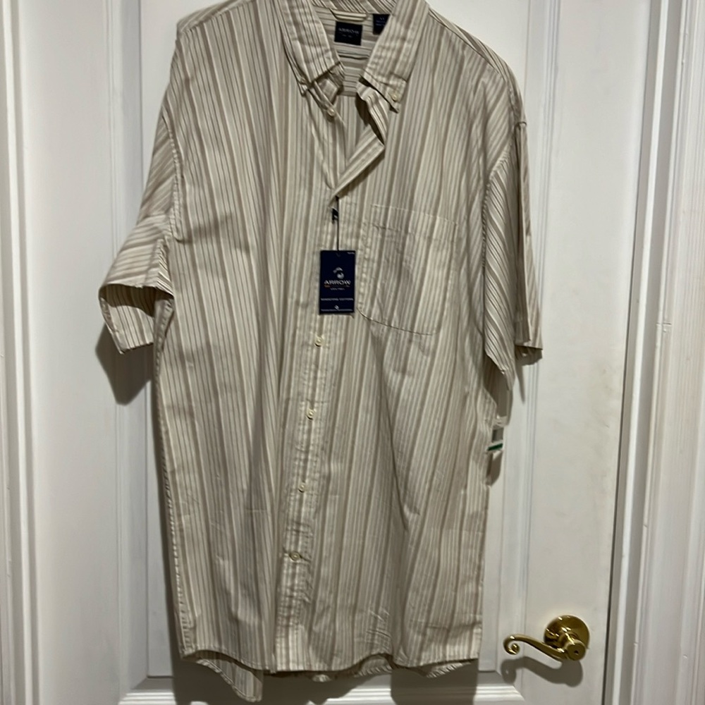 ❤️4/$25 Mens Arrow button down